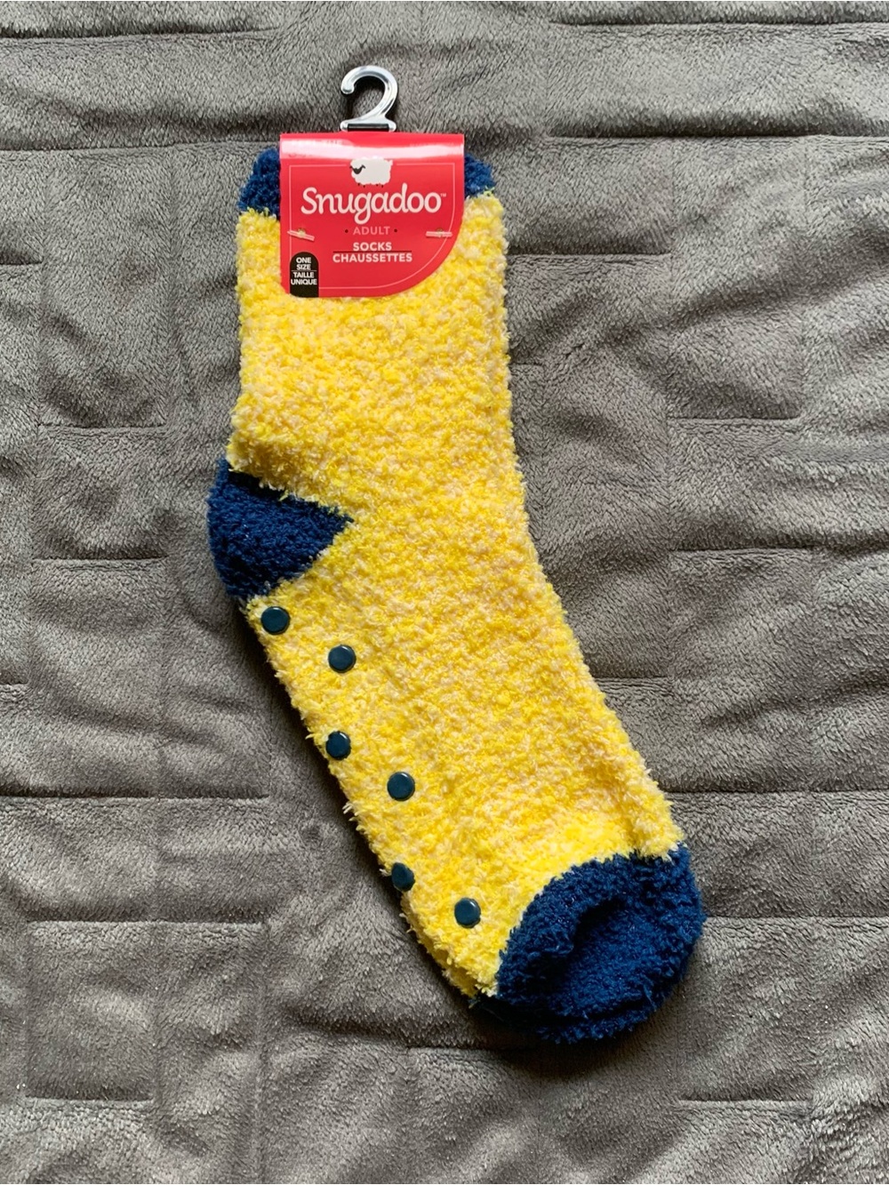 BRAND NEW Snugadoo yellow fuzzy socks